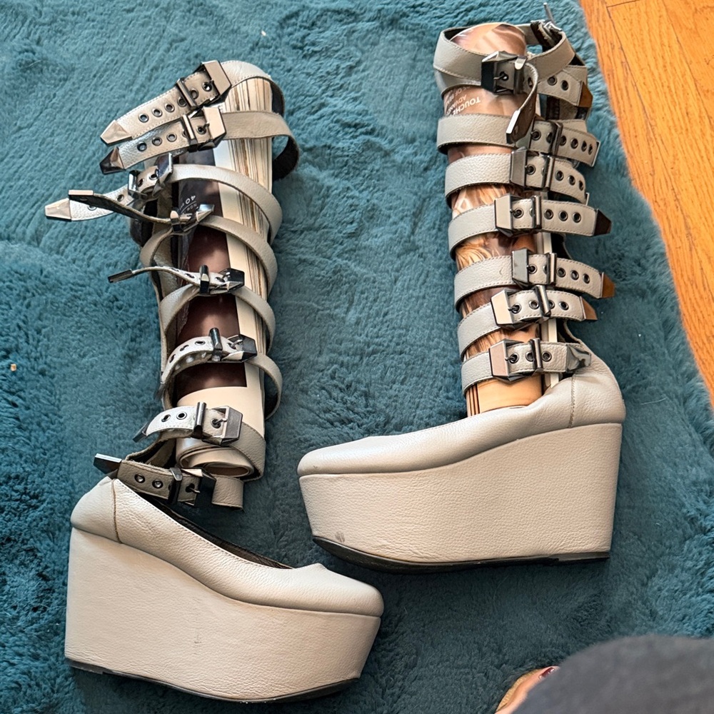 Platform Gladiator Buckle Sandals in Light Gray - Women's